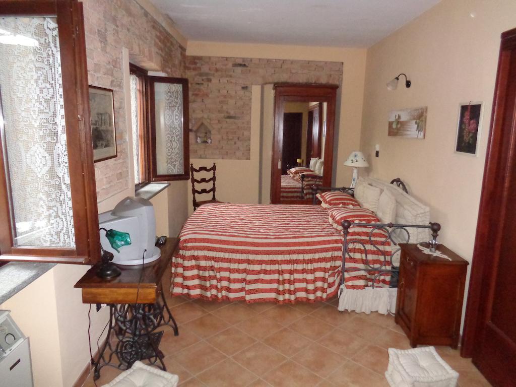Vila Gran Collina San Damiano dʼAsti Pokoj fotografie